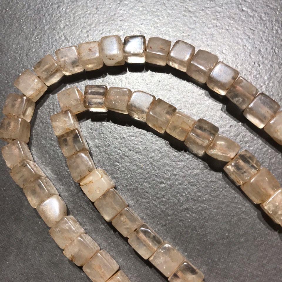 SPECIAL COLLECTION OF ANCIENT FOLK CUSTOMS OLD-FASHIONED PULP NATURAL OLD MATERIALS WHITE CRYSTAL SQUARE BEADS LOOSE BEADS ACCESSORIES NECKLACES