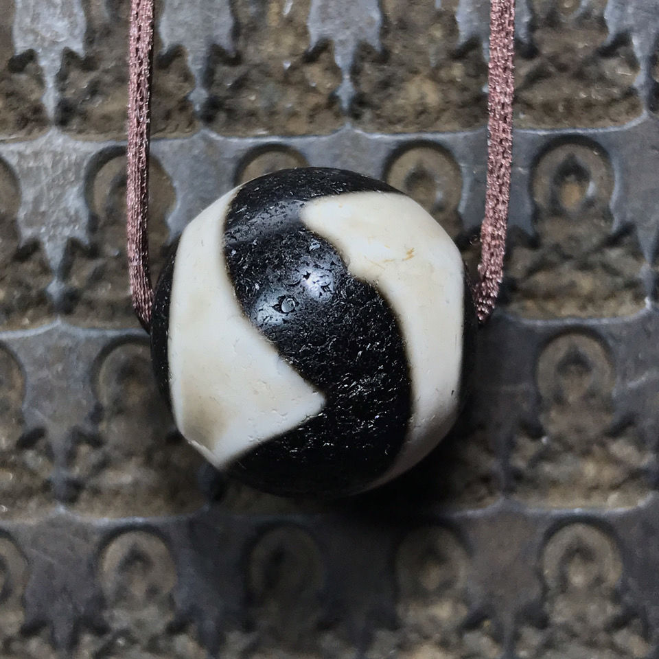 SPECIAL PRICE TIE-UP TIBETAN ANCIENT PHARAOH GAS SLURRY FULL OF WEATHERED TEETH YELLOW OLD AGATE TIGER TOOTH DZI ACCESSORIES WAIST BEADS DIY