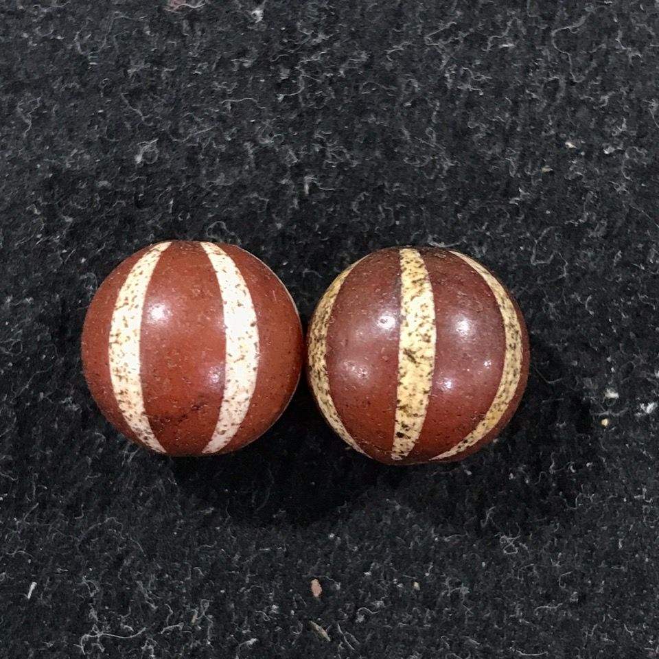 THE SPECIAL PRICE IS RELATED TO THE ANCIENT TIBETAN PHARAOHS WEATHERED PULP OLD AGATE INLAID MELON PATTERN DZI A PAIR OF WAIST BEAD ACCESSORIES