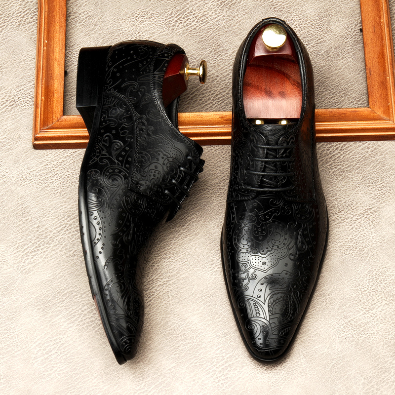 SUMMER NEW EUROPEAN VERSION OF MENS SHOES CARVED HAND-PAINTED LEATHER SHOES MENS POINTED TOE FORMAL WEAR BUSINESS BRITISH FASHION SHOES LACE-UP WEDDING SHOES