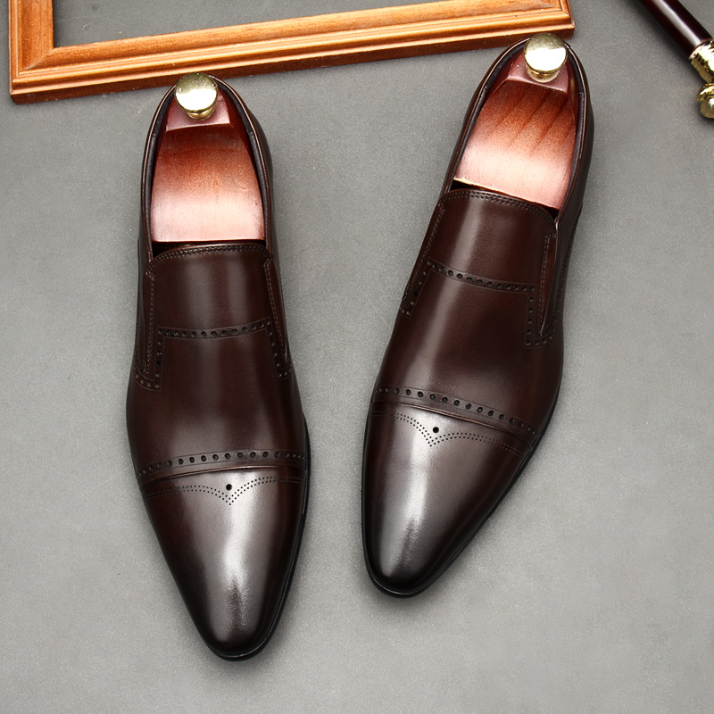 BROWN COLOR FASHION MENS SHOES 2021 NEW BUSINESS FORMAL WEAR CASUAL SIMPLE MENS CARVED LEATHER SHOES POINTED TOE OFFICE SHOES
