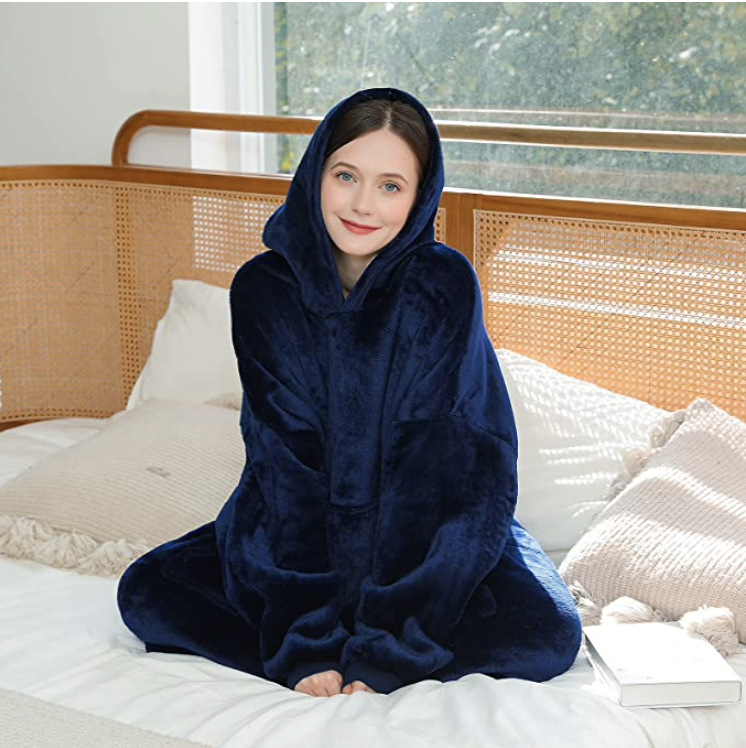 TVHUGGLEHOODIE PULLOVER FLEECE JACKET HOODED OUTDOOR COLD WARM LAZY TV BLANKET DRESSING GOWN FEMALE