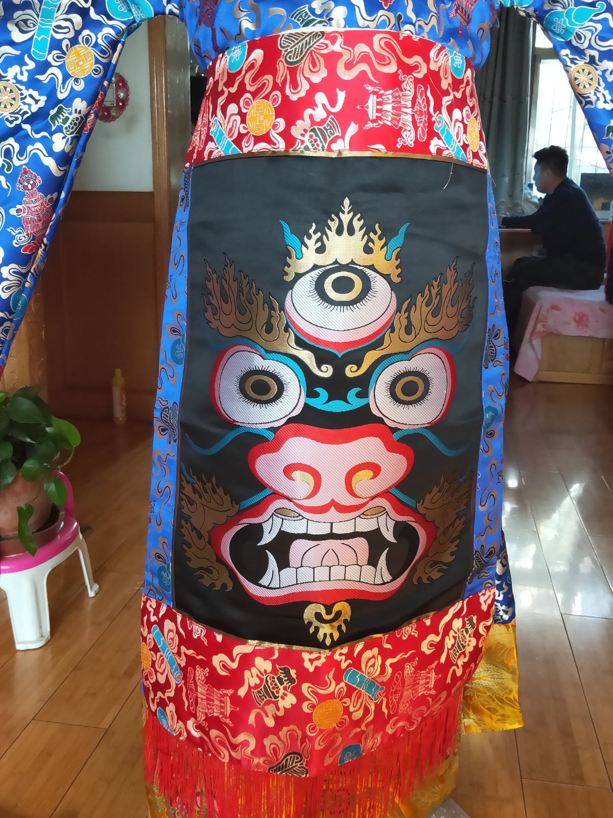 티베트 오페라 댄스 바즈라 댄스 티베트 전통 댄스 의상 티베트 댄스 의상 티베트 댄스 의상