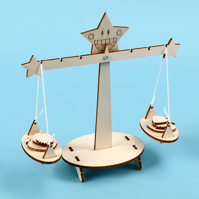 초등 및 중등 학교 학생들은 어린이 과학 및 교육 모델 실험 재료 패키지 DIY 기술 소규모 생산을 위해 소규모 저울을 손으로 조립합니다