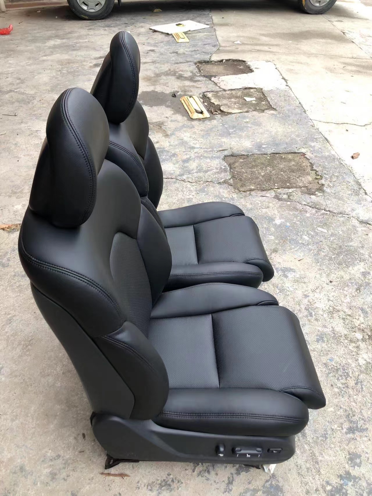 RUIZHI ELECTRIC SEAT THE MAIN DRIVER IS 12-WAY ELECTRIC ELECTRIC LEG REST AND THE CO-DRIVER IS 8-WAY ELECTRIC HEATING FUNCTION