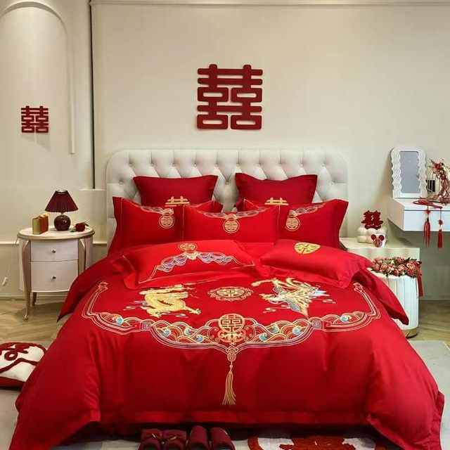 Chinese high-end wedding four-piece set big red bed sheets quilt cover embroidery wedding dowry wedding bedding