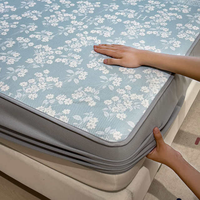 Zimeng Ice Silk Mat Bed Sheet Style Three-Piece Set 2025 New Summer Machine Washable Air Conditioner Soft Mat Bed Sheet Cooling Pad