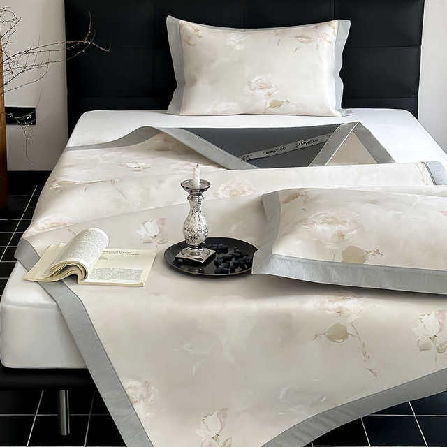 High-end retro style ice silk mat three-piece set of bedding covers for summer machine-washable air conditioning mat double foldable bed sheet