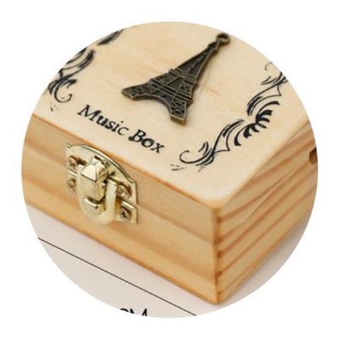 WOODEN RETRO CLOCKWORK MUSIC BOX CHILDRENS BIRTHDAY GIFT。