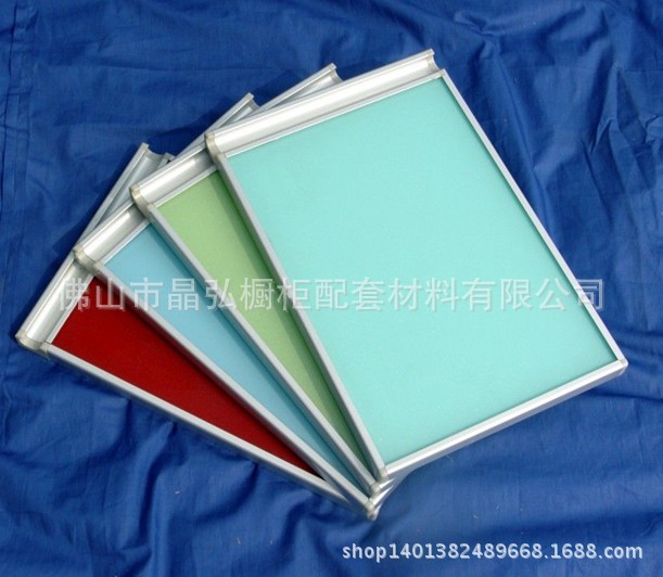 B款C型晶钢门板