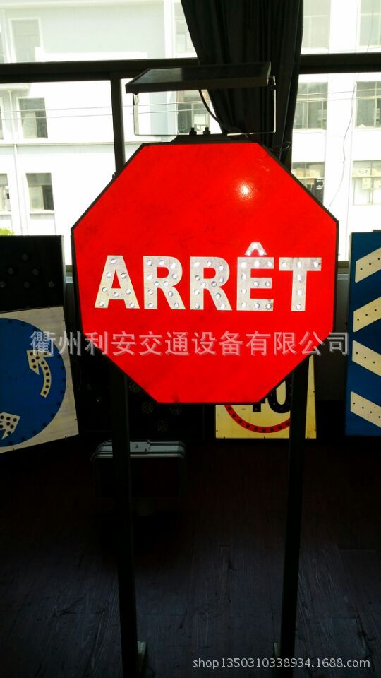 2E06DB5A60A809F64C91716F4F8157