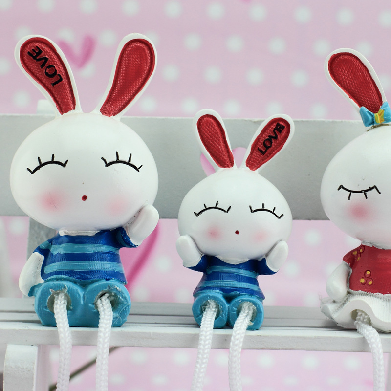 眯眼兔一家三口 b