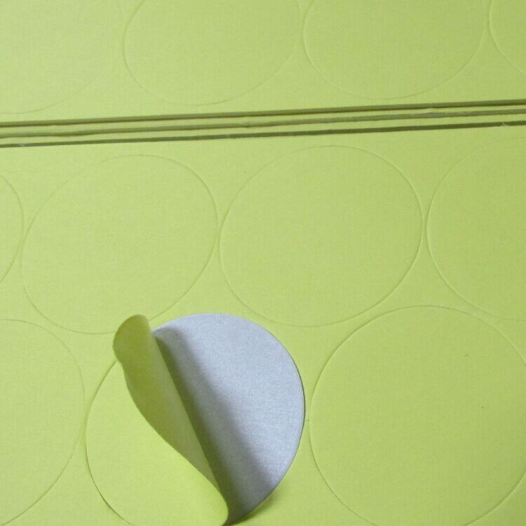 黄纸双面胶一片