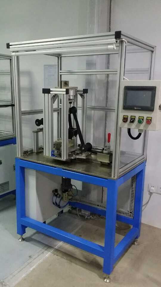 安全带车感锁止试验