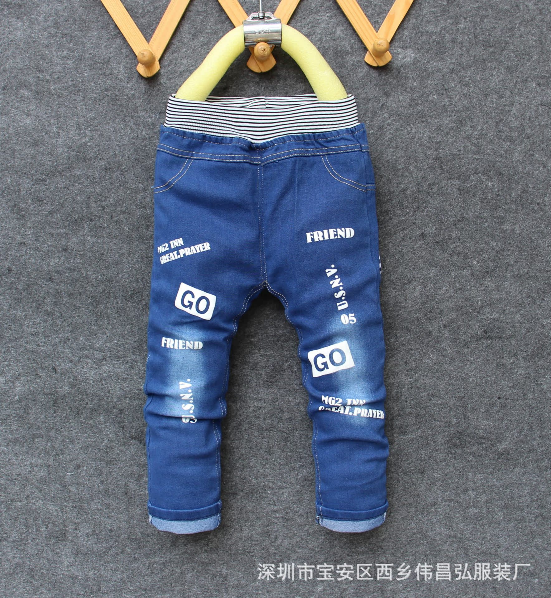 3142625400_722124965