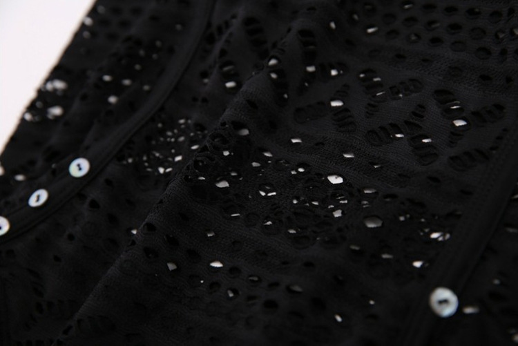 2582746931_1560461054