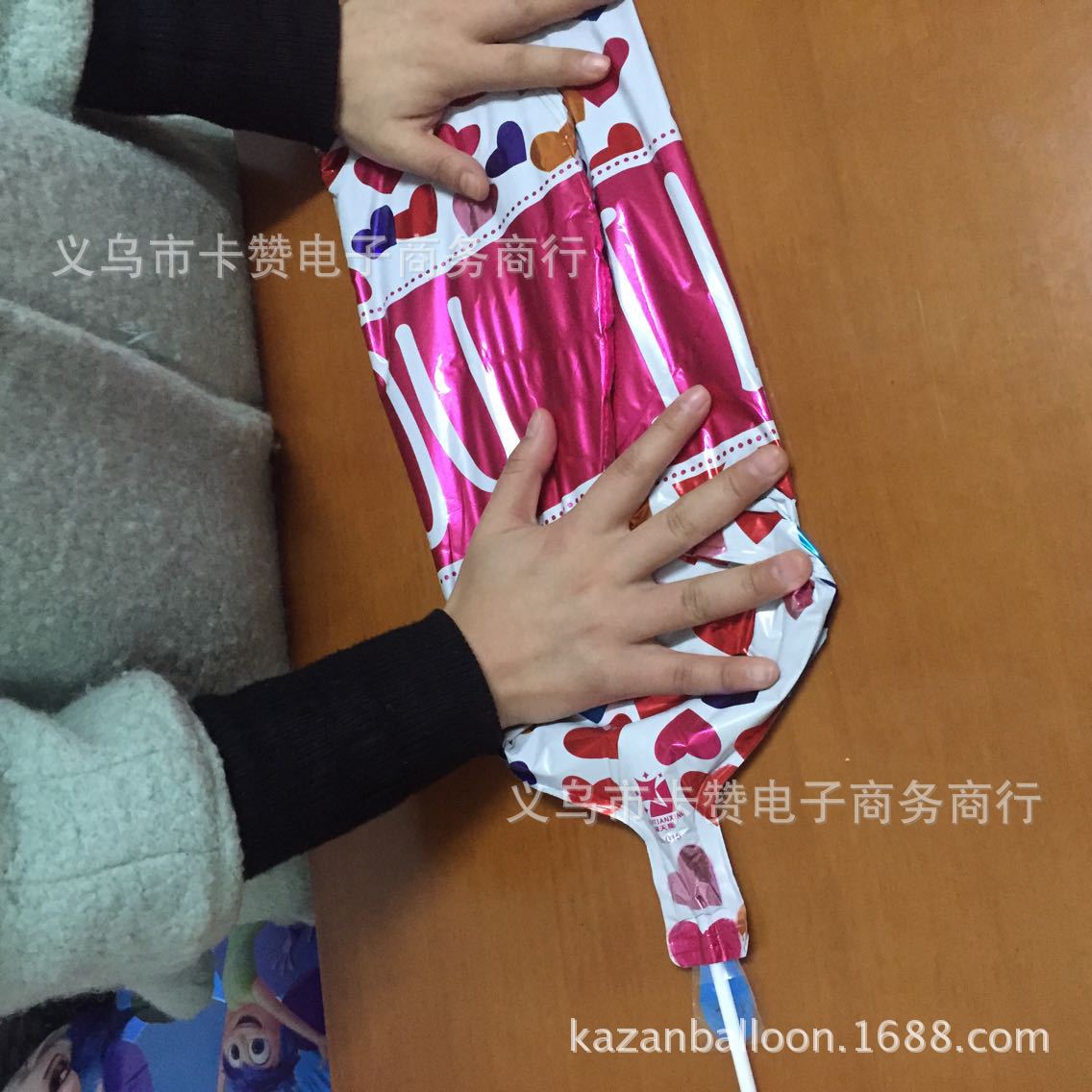 2DC5640876D8C712FA15FB5BA13203