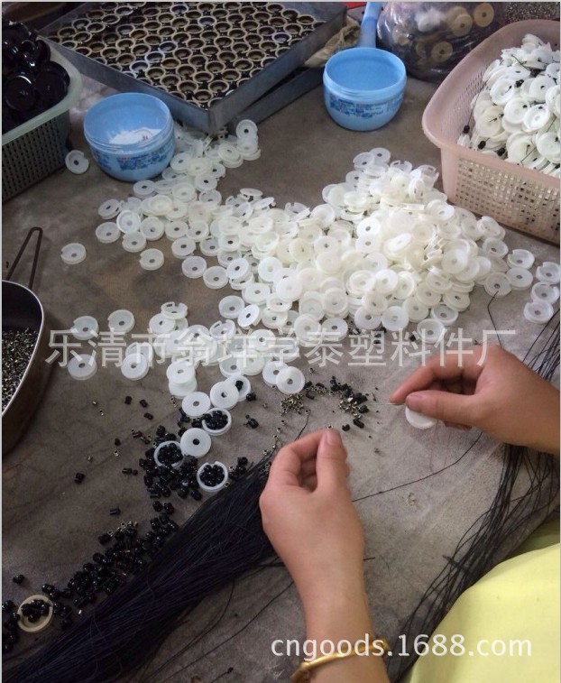 易拉扣加工图2
