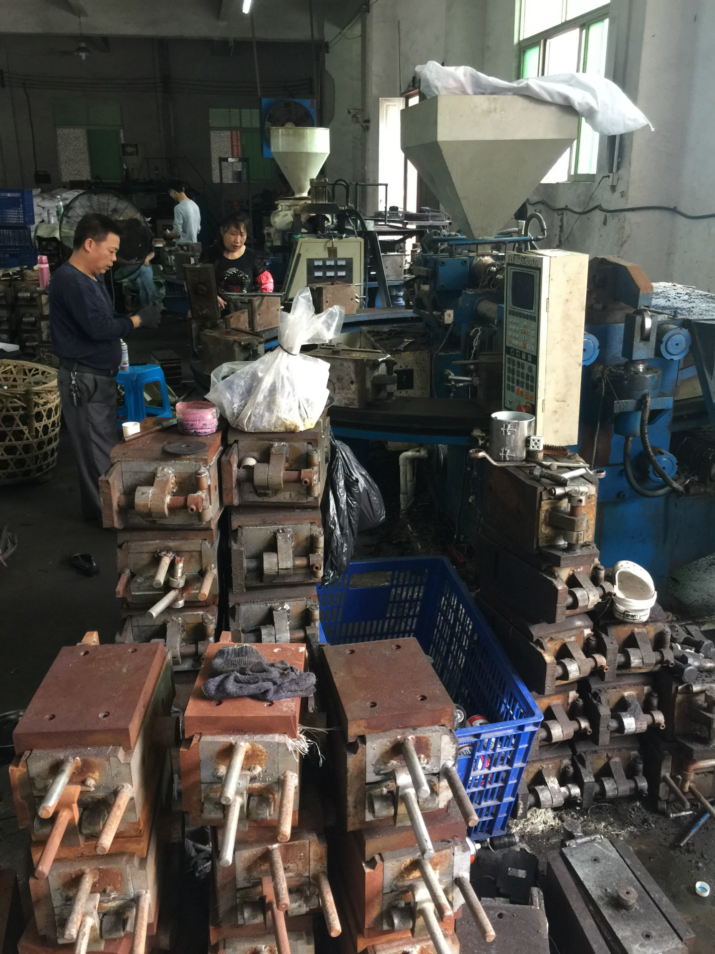 2966093206_1826823345