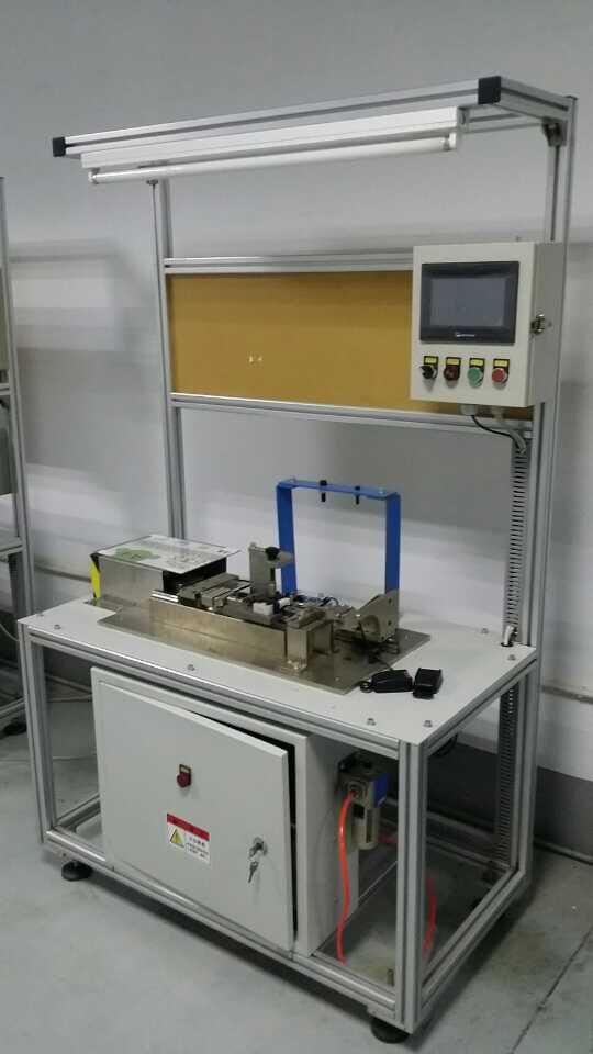 带扣插拔力及开启力试验