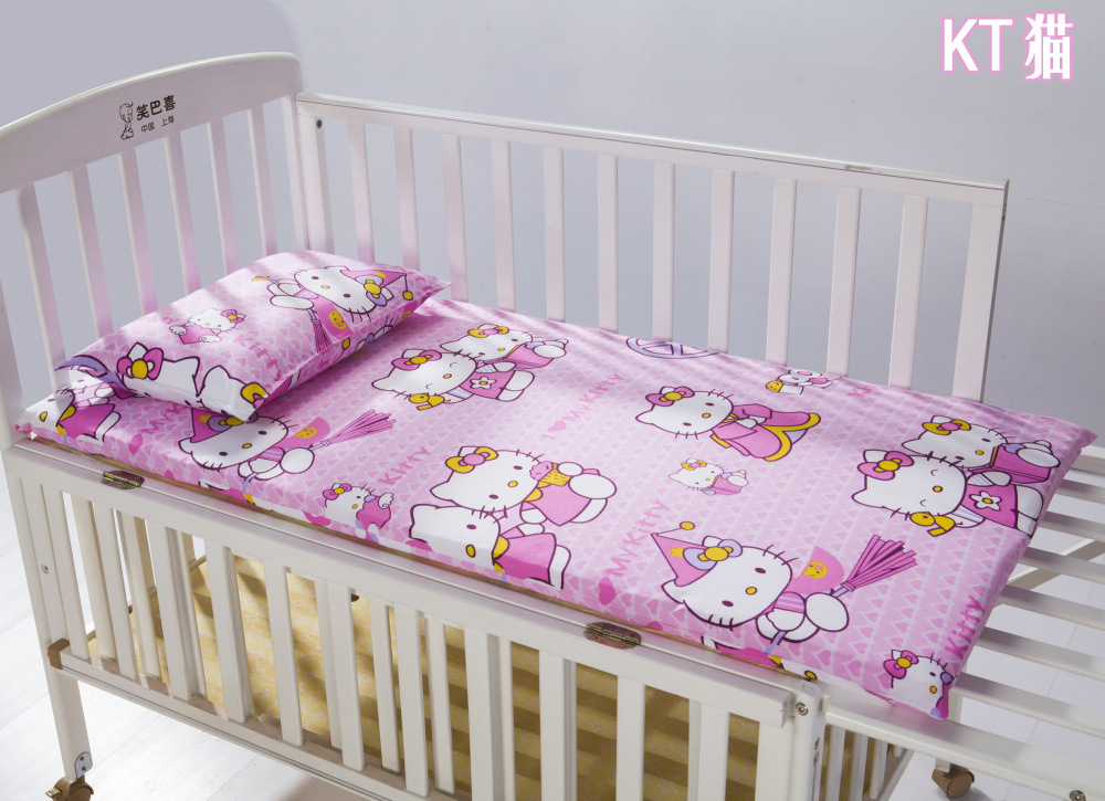复制_纯棉婴儿床上用品儿童床垫婴儿床垫幼儿园床.jpg