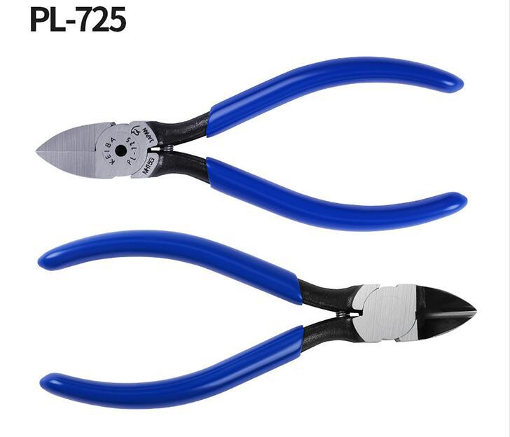 725