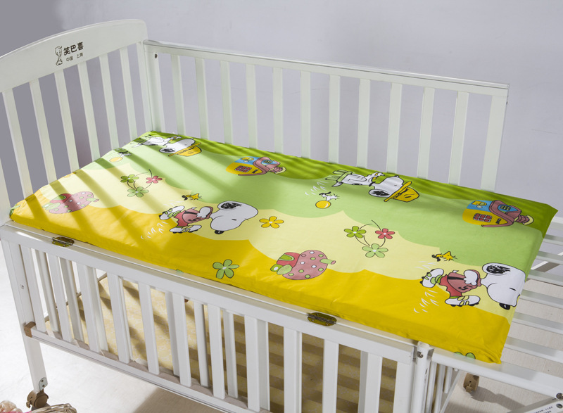 复制_纯棉婴儿床上用品儿童床垫婴儿床垫幼儿园床.jpg