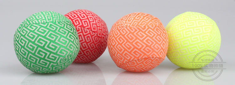 跨境热卖戏水飞碟玩具 打水漂飞盘水上跳跃飞盘 扁形水上弹跳球