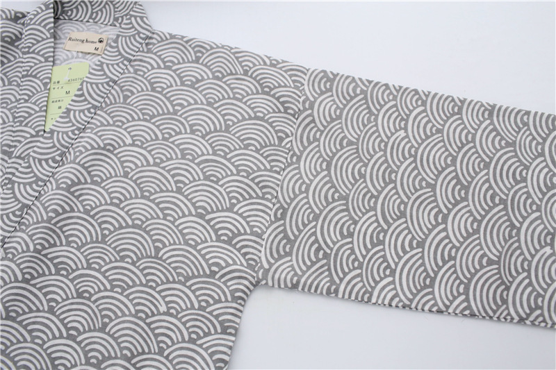 3792061644_1194293913