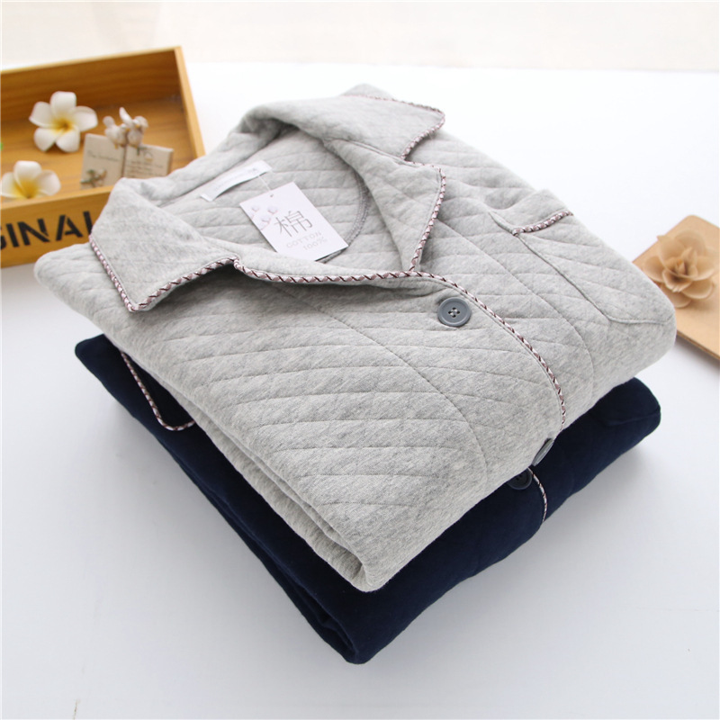 3665922247_1881321595