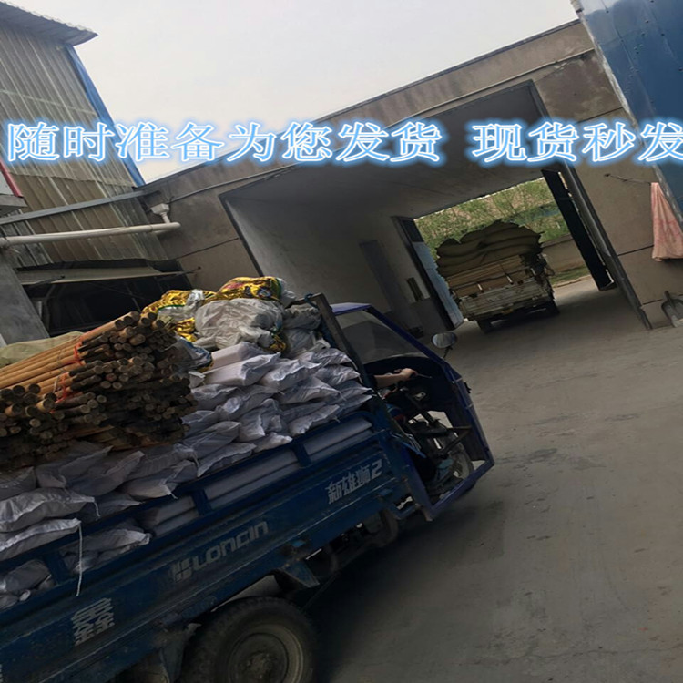 3297336914_1339567450