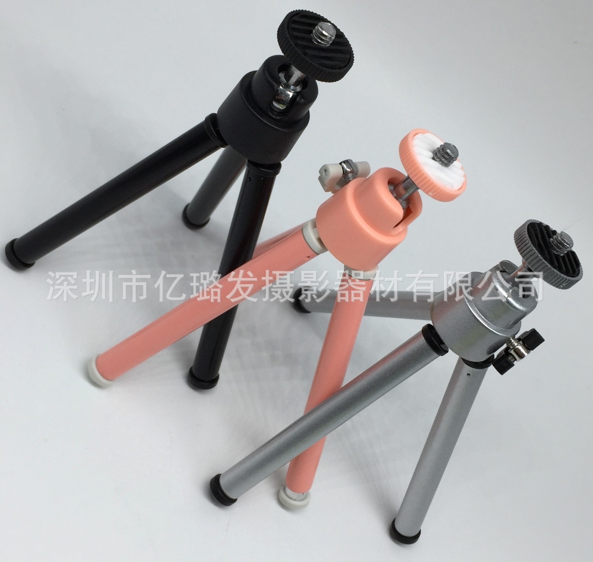 黑色三脚架3