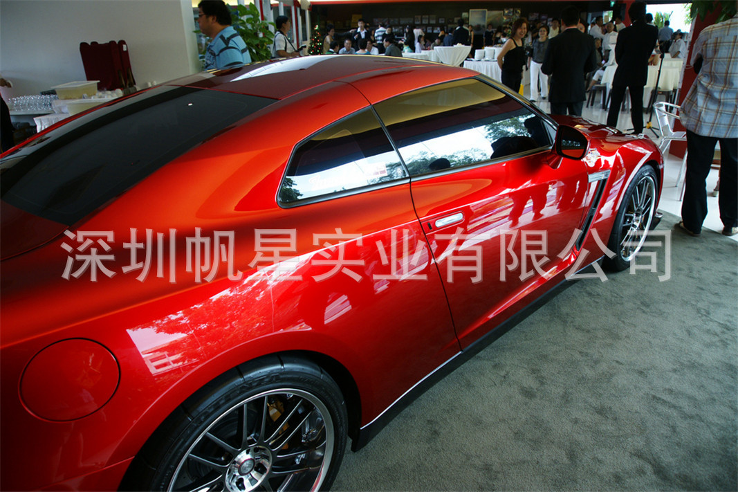 Gloss-Red-Metallic-Vinyl-Roll