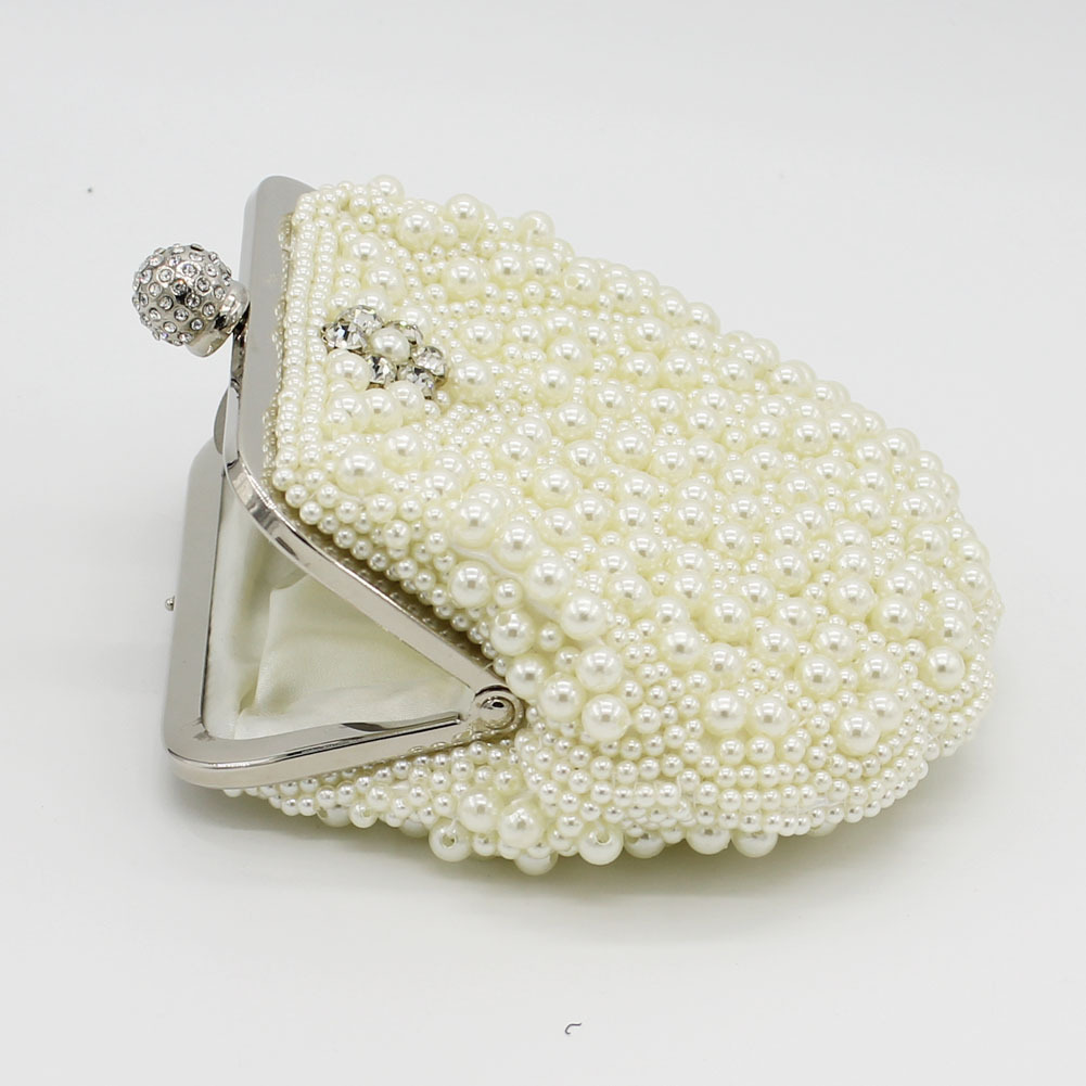 3635933138_288680826