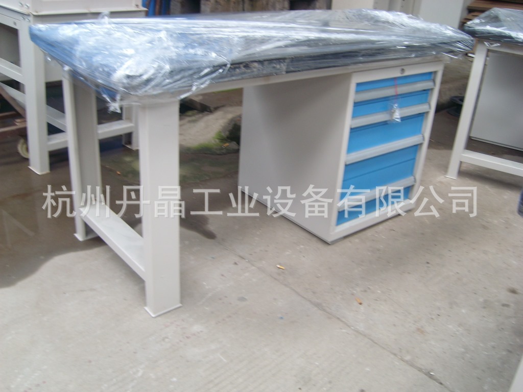 1361010641_1318665285