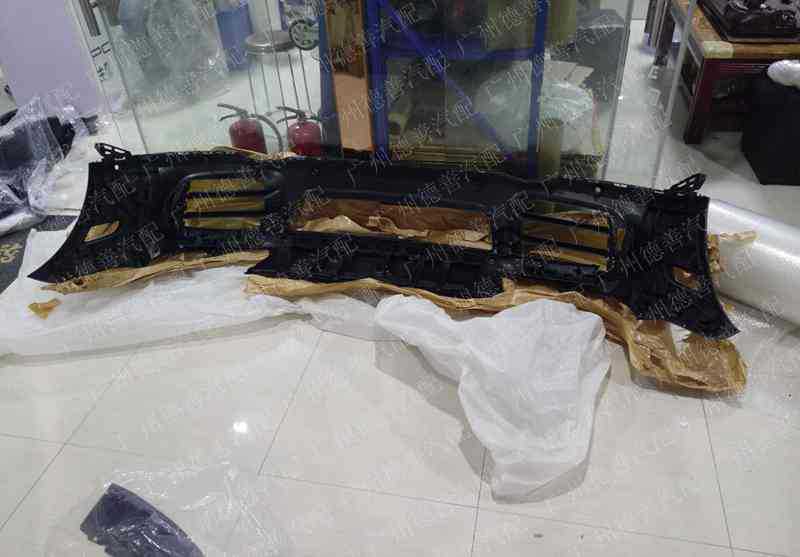 卡宴前杠955-08年1