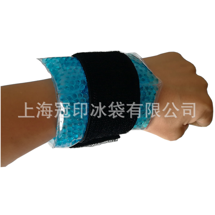 冰球护腕佩戴图.jpg