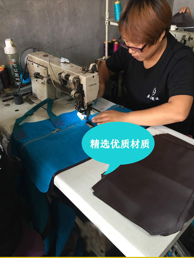 4558731621_1486761852_04