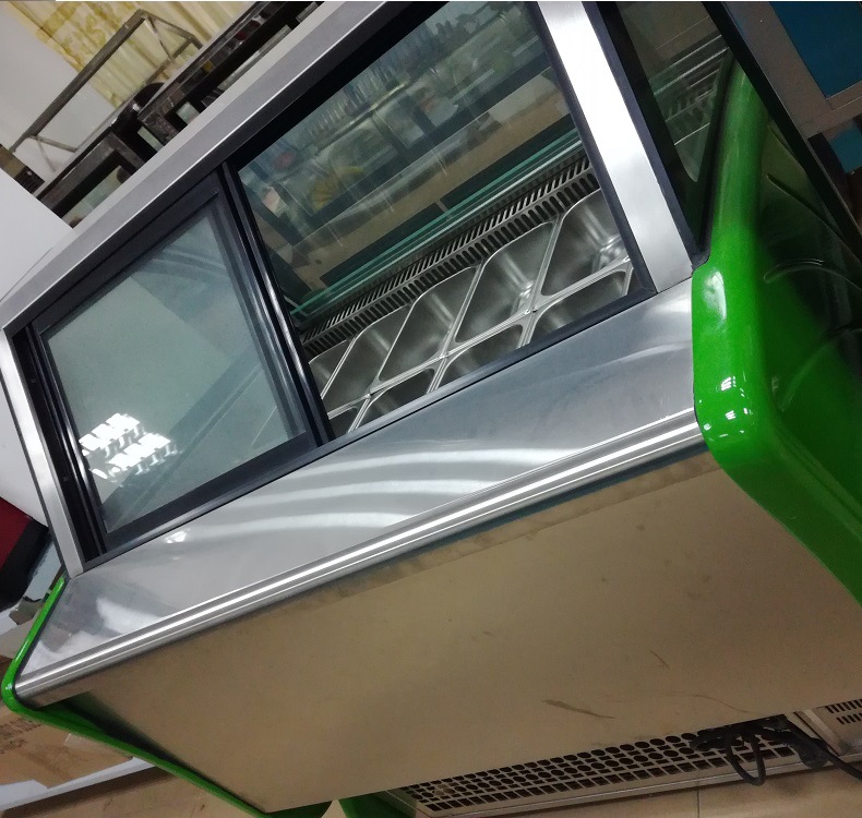 CB-1200 冰激凌展示柜背面