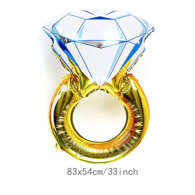 大号镂空钻戒Large ring