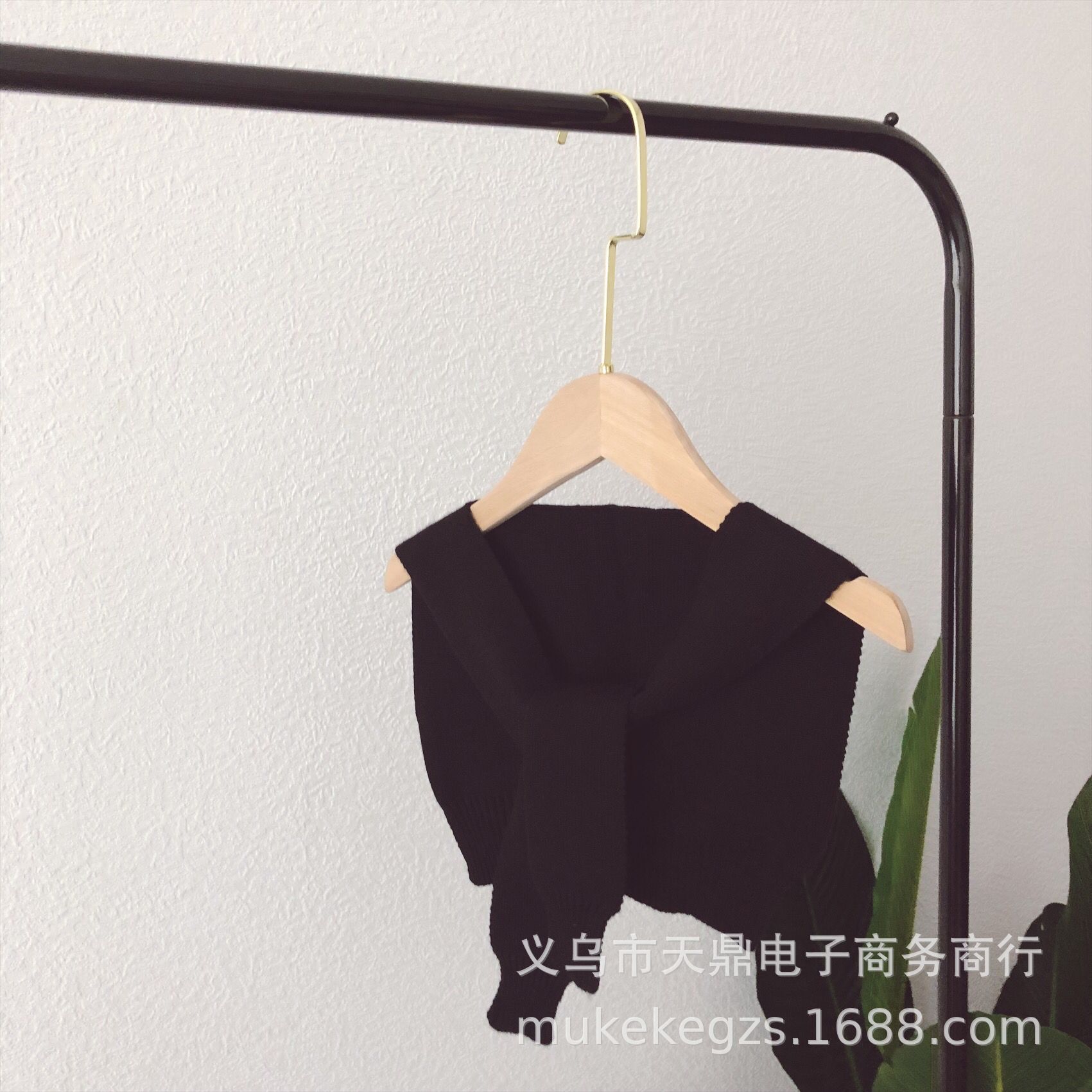 B35AB06B591326B276A9B5A72A75BC