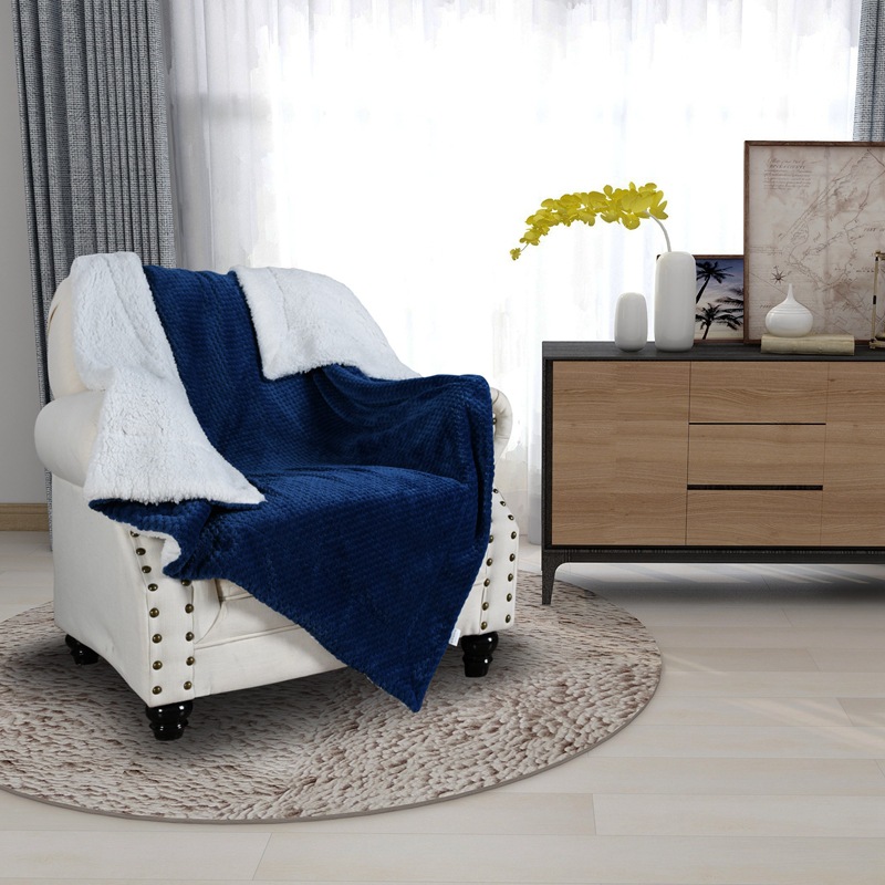 菠萝格羊羔绒毛毯