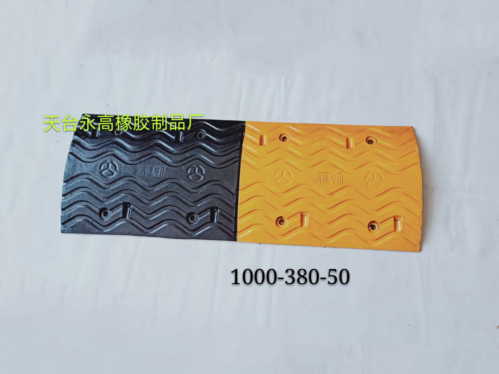 1EB433340E0DA8DC293FE3AFBBA0BD
