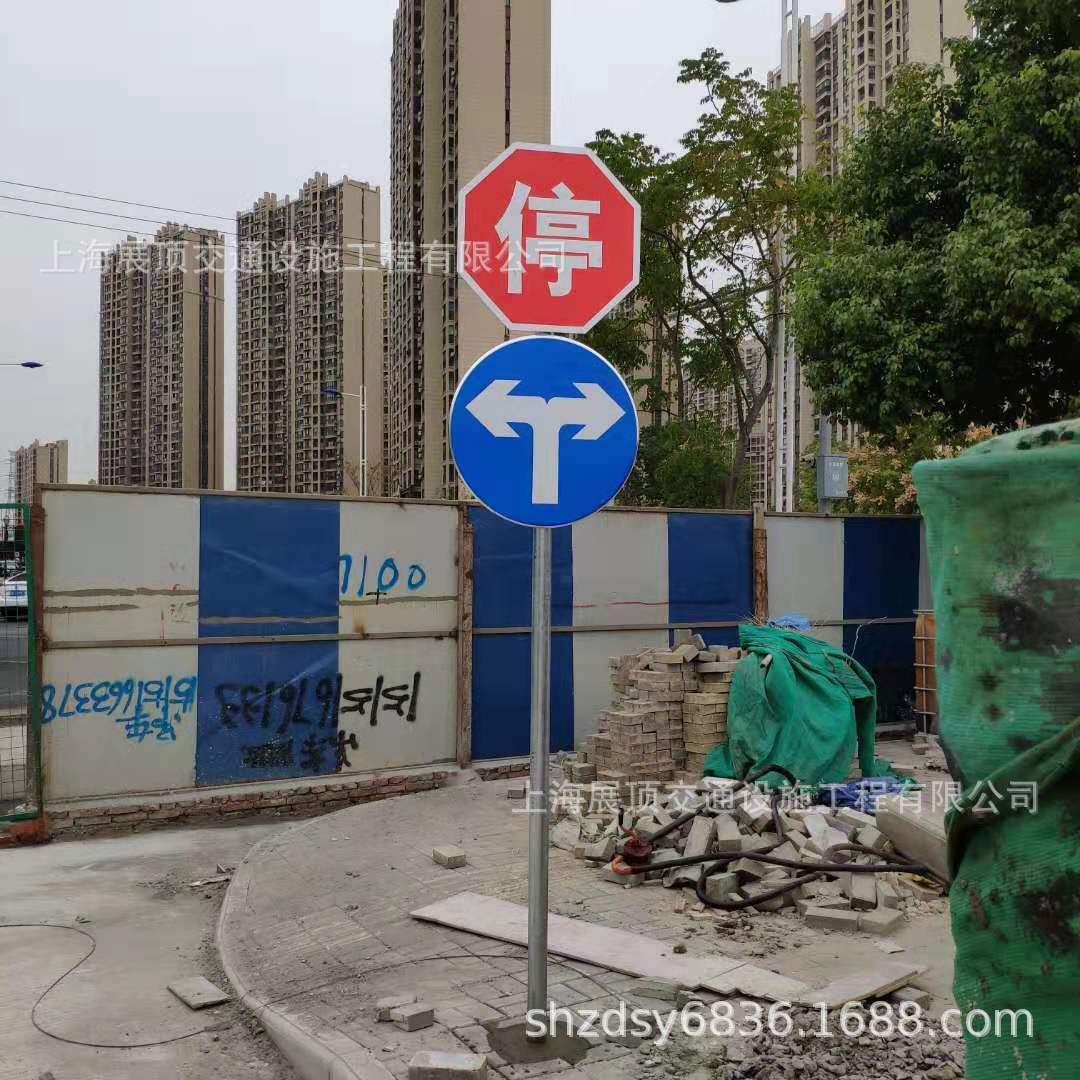 水泥地面停车场