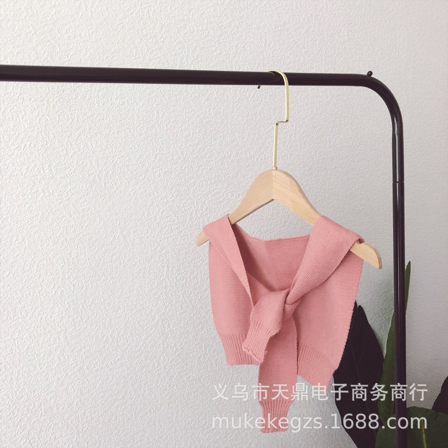 9515CE77D7A95D297DA2A835572640