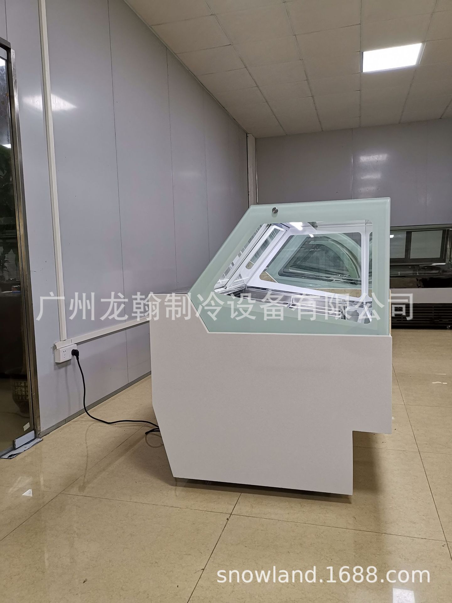 白色塑胶冰激凌柜