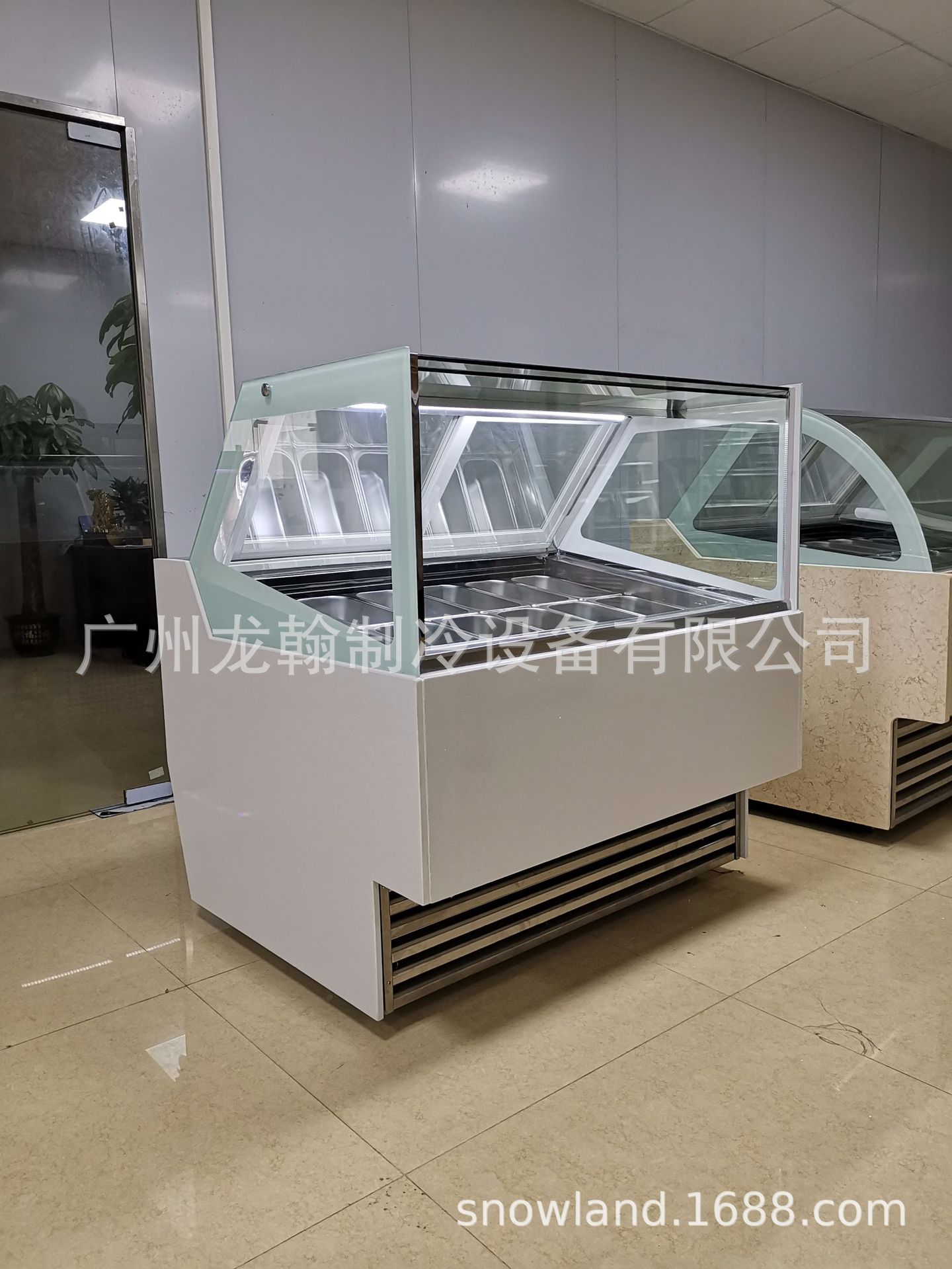 白色塑胶款冰淇淋柜