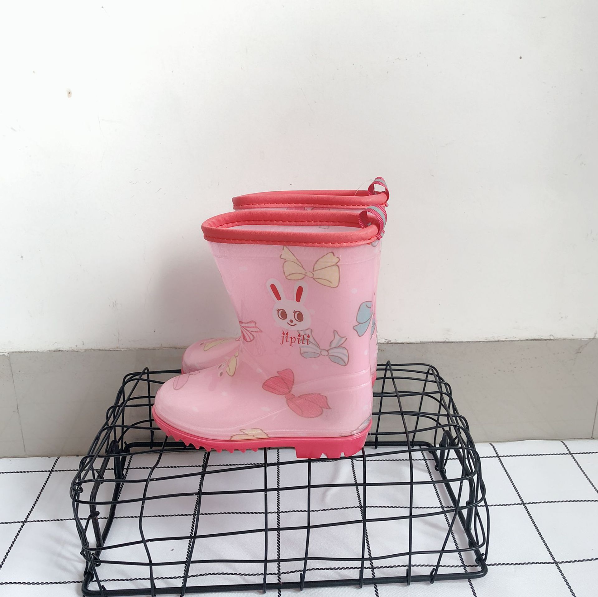 粉色蝴蝶结雨鞋