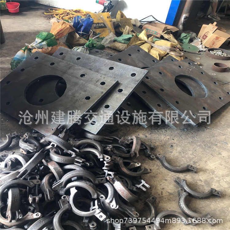 道路交通标志立杆,厂家监控红绿灯显示屏标杆,交通信号灯八角灯杆