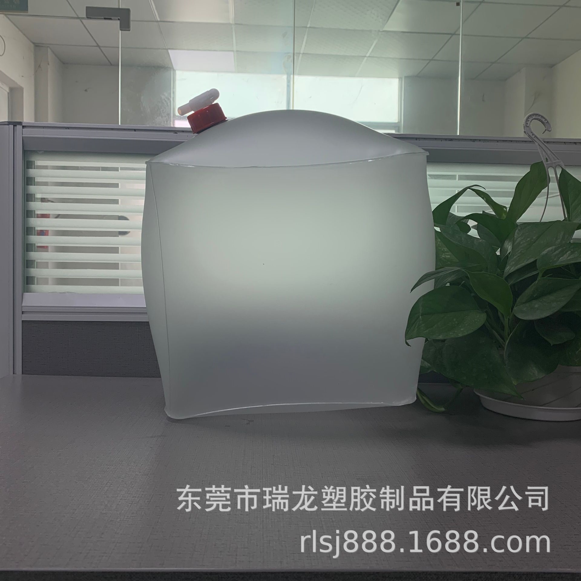 AD249512F8276035D63DF28951569E